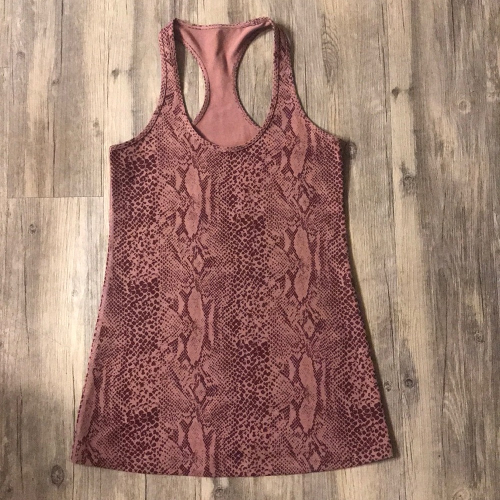 Lululemon workout top